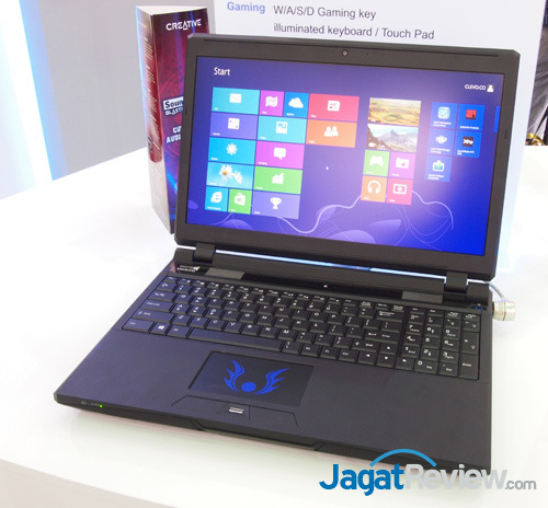 Computex 2013 Booth Raid: Clevo 17 clevo p157sm