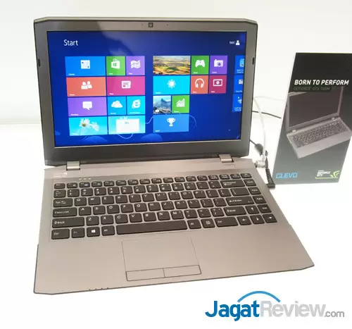 Computex 2013 Booth Raid: Clevo 7 clevo w230st