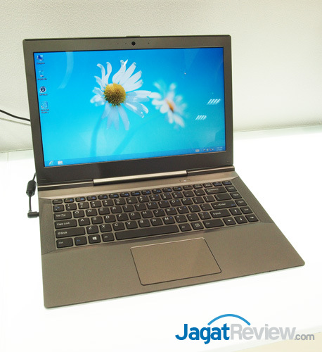 Computex 2013 Booth Raid: Clevo 2 clevo w740su