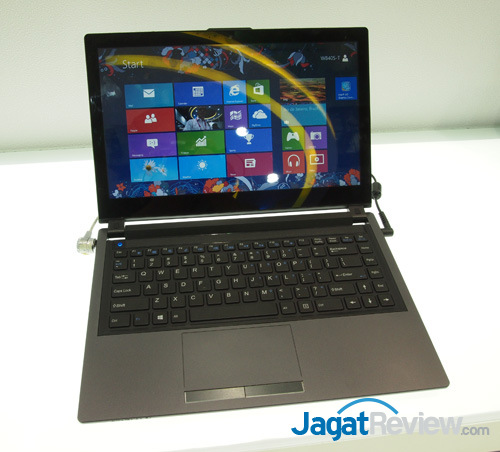 Computex 2013 Booth Raid: Clevo 3 clevo w840su-t