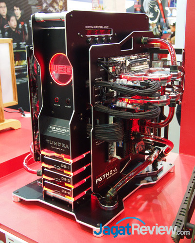 Computex 2013 Booth Raid: ECS 19 ecs modmen tundra