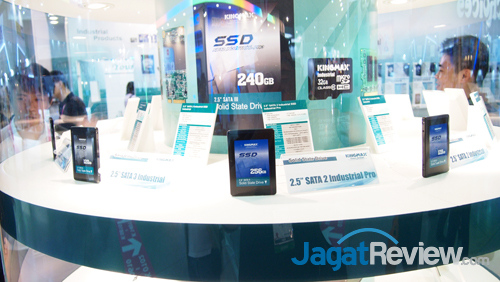 Computex 2013 Booth Raid: Kingmax 12 Kingmax SSD 2,5 inci kelas industrial dengan interface SATA 3Gbps dan 6Gbps