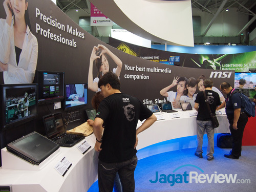 Melihat Sekilas Booth MSI pada Computex 2013 9 msi booth normal notebook