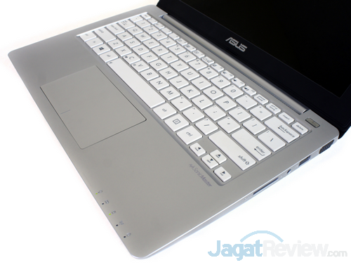 Asus X201E_4