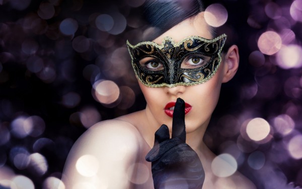 Samarkan Data untuk Mengisi Form Internet dengan Add-On Browser 3 Beautiful Woman with Mask and Black Gloves