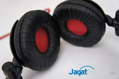 Hands-On Review: Sony MDR-V55 - Headphone DJ dengan Harga Dibawah 1 Juta 8 Bantalan busa yang dibalut dengan bahan kulit sintetis