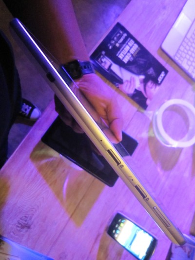 Iconia A1 dan Iconia W3 Siap Melengkapi Jajaran Tablet Acer di Indonesia 4 Tersedia slot SIM Card untuk 3G dan microSD