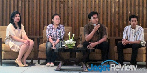 Fujitsu Dukung Kemajuan Pendidikan Masyarakat lewat Program CSR 4 Para peserta program CSR Fujitsu berbagi pengalaman