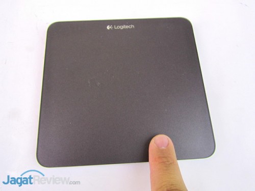 Posisi jari untuk melakukan klik kanan.