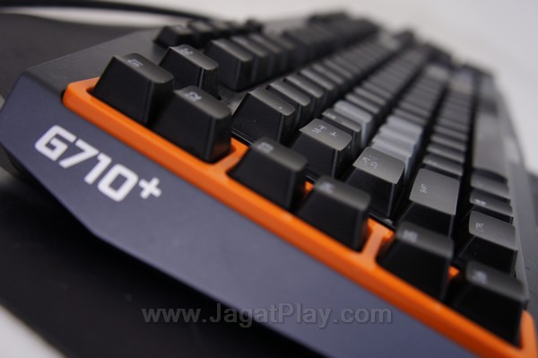 Logitech G710+ mechanical keyboard 10