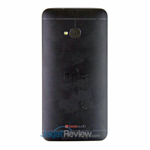 Review Kinerja HTC One: Smartphone Android Kencang dengan Body Aluminium 2 HTC One - Back