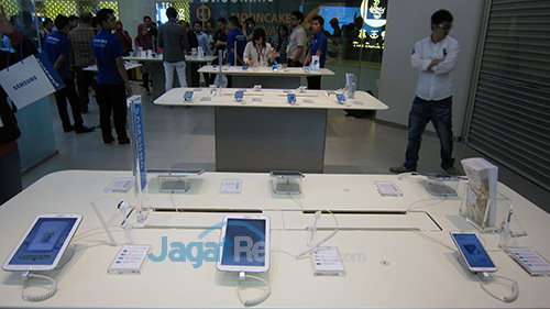 Samsung Buka Experience Store 2 Samsung Experience Store - Booth