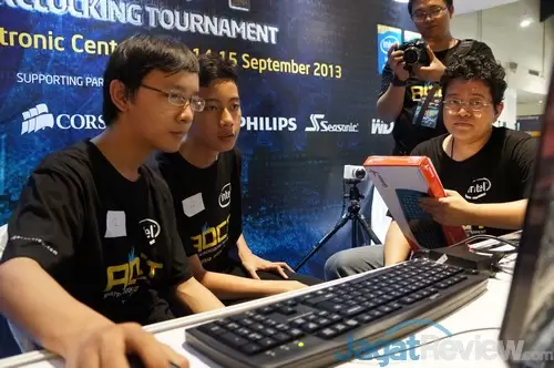 Reportase Lengkap AOCT 2013 Jawa Barat & Banten 5 Alva menguji pengetahuan peserta mengenai platform Haswell