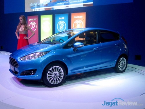 Rangkaian Mobil Baru di Indonesia International Motor Show 2013 - Part 2 6 New Fiesta