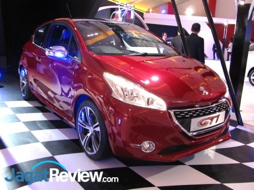 Rangkaian Mobil Baru di Indonesia International Motor Show 2013 - Part 1 3 208 GTI