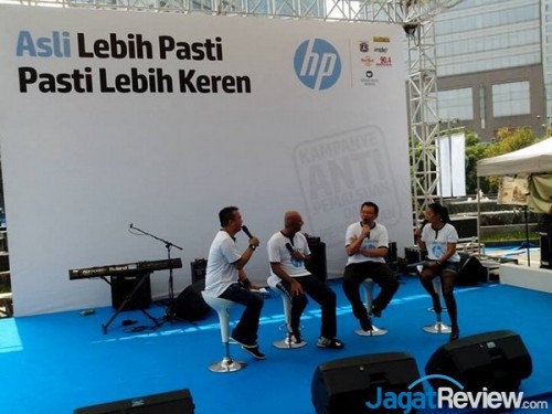 HP Sosialisasikan Penggunaan Produk Asli dengan Fun Walk  1375799_10202087593933147_999685651_n