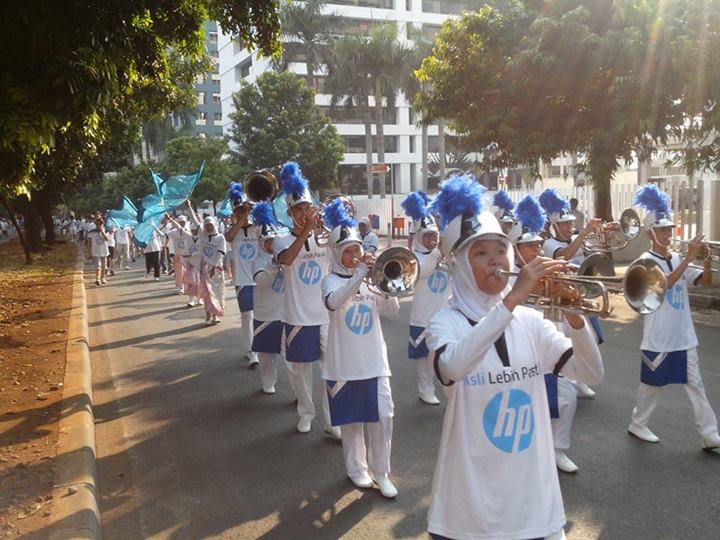 HP Sosialisasikan Penggunaan Produk Asli dengan Fun Walk  555935 10202087545611939 1856183926 n