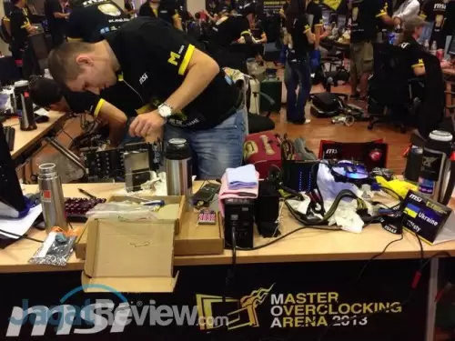 Detik-Detik Master Overclocking Arena 2013 - Langsung dari Taipei, Taiwan! 31 T0lsty saat ini masih memimpin sesi ketiga dan juga klasemen keseluruhan.