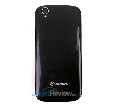 Review Smartfren Andromax V: Smartphone CDMA GSM Quad Core Kencang dan Murah 2 Smartfren Andromax V - Belakang