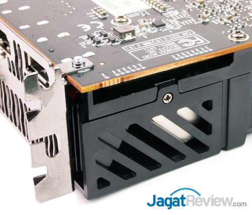 Review Radeon R9 290X: VGA AMD R9 Terbaik dan Terkencang 8 amd r9 290x no-crossfire fingers
