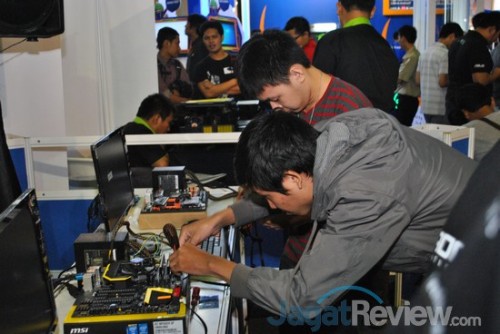 AOCT 2013 Nasional - Kilas Balik Hari Pertama: Audisi 7 Ketelitian dan kesigapan peserta benar-benar diuji di tahap kedua ini. Banyak tim yang terpaksa harus angkat kaki dari turnamen ini karena kekurangsigapan mereka di tahap ini.