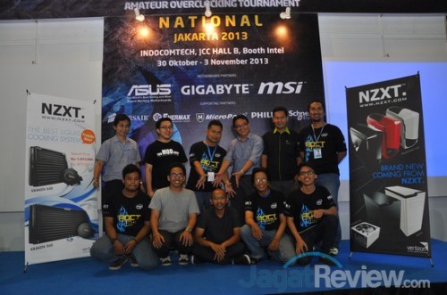 AOCT 2013 Nasional - Kilas Balik Hari Kedua: Pro OC Tournament 26 Seluruh peserta berfoto bersama Bapak Dedy Irvan dan perwakilan dari sponsor pendukung acara.