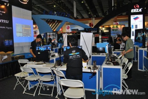 AOCT 2013 Nasional - Kilas Balik Hari Kelima: Final 1 Sejak pagi hari, tim panitia memastikan segala keperluan untuk babak final telah siap.