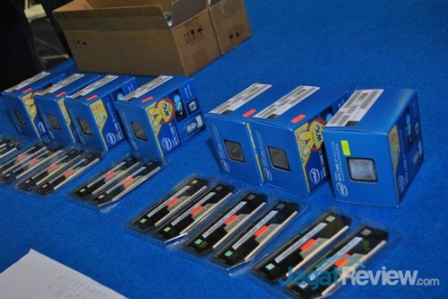 AOCT 2013 Nasional - Kilas Balik Hari Kelima: Final 4 Prosesor dan memori yang akan digunakan dalam babak final turnamen ini.