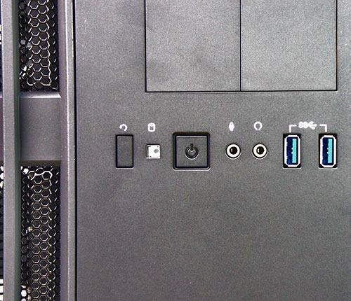 Review Corsair Carbide Series Air 540 - Casing dengan Dua Ruangan Terpisah 10 Pada bagian depan ini terdapat Front Panel yang terdiri dari (dari kiri kekanan): Reset Button, HDD LED, Power Button, 3.5mm Mic Jack-In, 3.5mm Headphone Jack-In, dan 2 buah USB 3.0