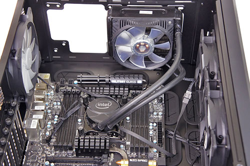 Review Corsair Carbide Series Air 540 - Casing dengan Dua Ruangan Terpisah 15 Pemasangan Radiator Water Cooling kami pasang pada bagian atas.