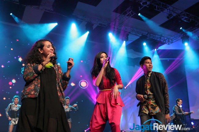 Yahoo OMG! Awards 2013: Ajang Penghargaan Bertabur Bintang 3 Foto 5 - Hi-Vi Raisa RAN