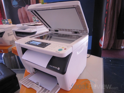 Fuji Xerox Luncurkan 6 Printer Laser Monokrom Terbaru untuk UKM 2 DocuPrint CM215 fw