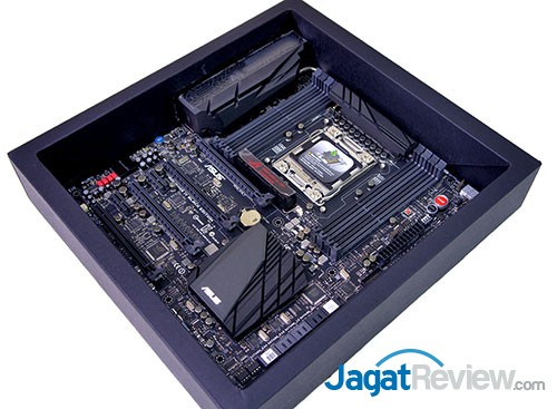 Preview ASUS Rampage IV Black Edition 6 SDSC03402