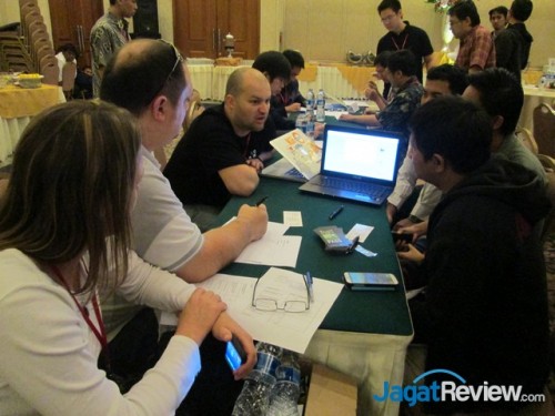 Mengasah Bakat Pengembangan Aplikasi Mobile lewat Hackathon 4 hackathon4