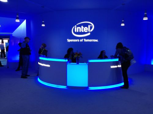 VGA Intel Iris/Iris Pro Akan Hadir Pada Prosesor Broadwell Seri K? 1 intel ces 2012 reception desk