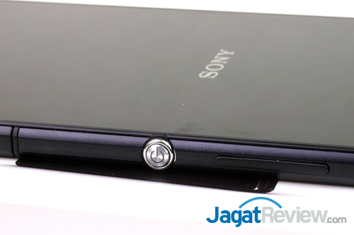 Review Sony Xperia Z Ultra: Android Layar Besar Tahan Air dengan Kinerja Tinggi 11 sony xperia z ultra right side buttons