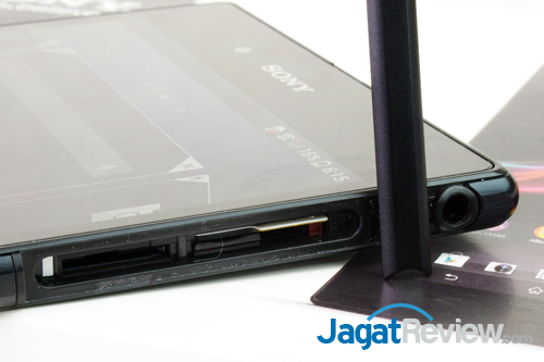Review Sony Xperia Z Ultra: Android Layar Besar Tahan Air dengan Kinerja Tinggi 12 sony xperia z ultra right side slots