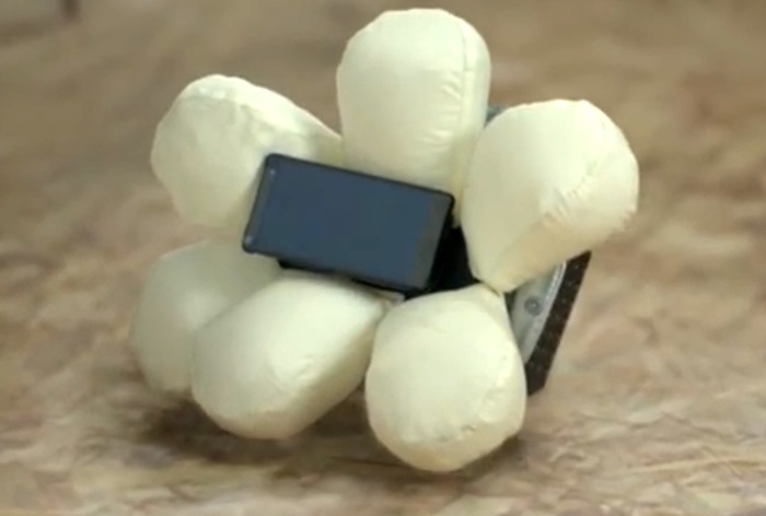 Honda Ciptakan Casing Smartphone dengan Airbag 3 Airbag Smartphone Case