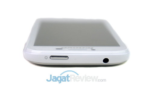 Review Lenovo A706: Smartphone Quad Core Murah dengan Dolby Digital 10 Lenovo A706 _ Tampak atas