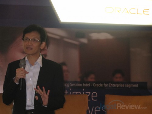 Oracle Gandeng Intel Untuk Menyediakan Solusi Database Cloud Services 2 Nicky Guinadi, Technology Sales Consulting Oracle Indonesia