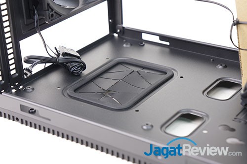 Review HAF Stacker 915F: Casing Gaming Untuk Sistem Mini-ITX 5 Di sini tempat Anda menaruh sistem Mini-ITX Anda :)