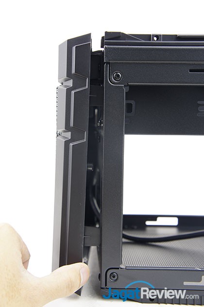 Review HAF Stacker 915F: Casing Gaming Untuk Sistem Mini-ITX 14 Lalu Anda dapat menariknya ke arah depan