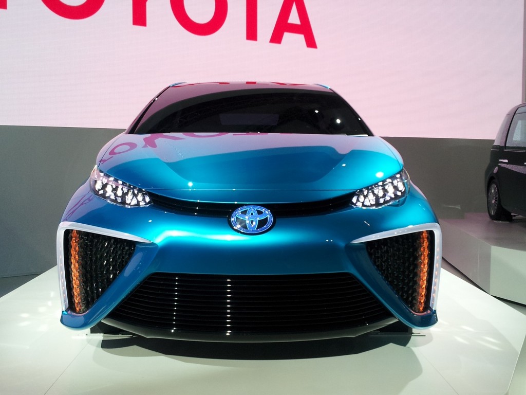 Toyota akan Pamerkan Mobil Non-BBM di CES 2014 14 Toyota 21
