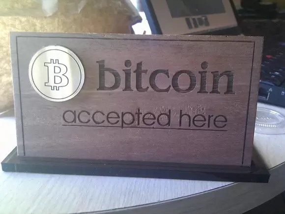 Singapura Tak Mau Ambil Pusing Menyoal Bitcoin 1 bitcoin 2