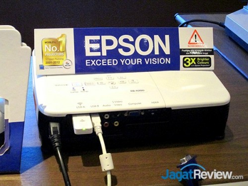 Epson EB-S200 & EB-X200 Proyektor Kelas Pemula untuk Pengguna di Indonesia 2 EB-X200