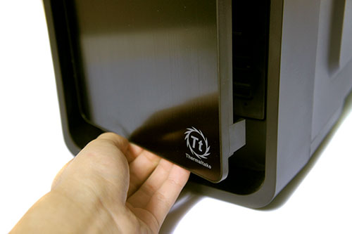 Hands-On Review Thermaltake Urban S31: Lengkap Dengan Dock Hard Disk! 20 Anda menariknya ke arah belakang