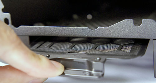 Hands-On Review Thermaltake Urban S31: Lengkap Dengan Dock Hard Disk! 16 Anda cukup menekan dan menariknya untuk mengeluarkan dust filter ini