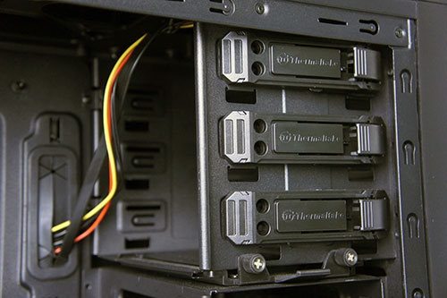 Hands-On Review Thermaltake Urban S31: Lengkap Dengan Dock Hard Disk! 31 Casing ini memberikan tool less optical drive bay