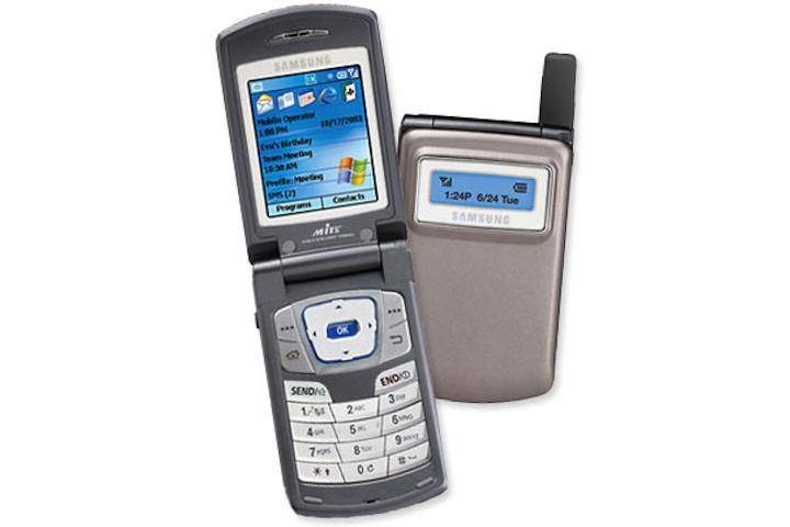Perampok Tolak Ponsel Flip 8 Samsung i600 Flip