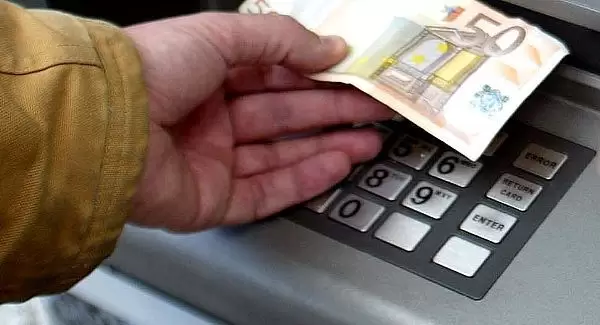 ATM Bank di Eropa Bobol oleh USB Flash Disk 8 atmMachine large